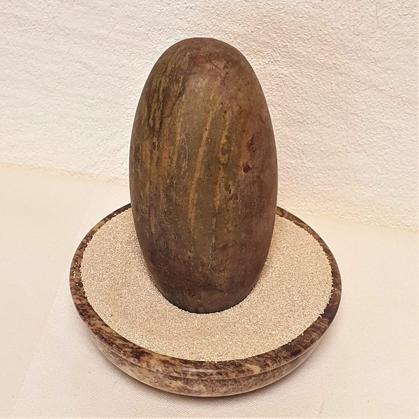 Shiva Lingam 13 bis 14 cm  - besondere Einzelstücke