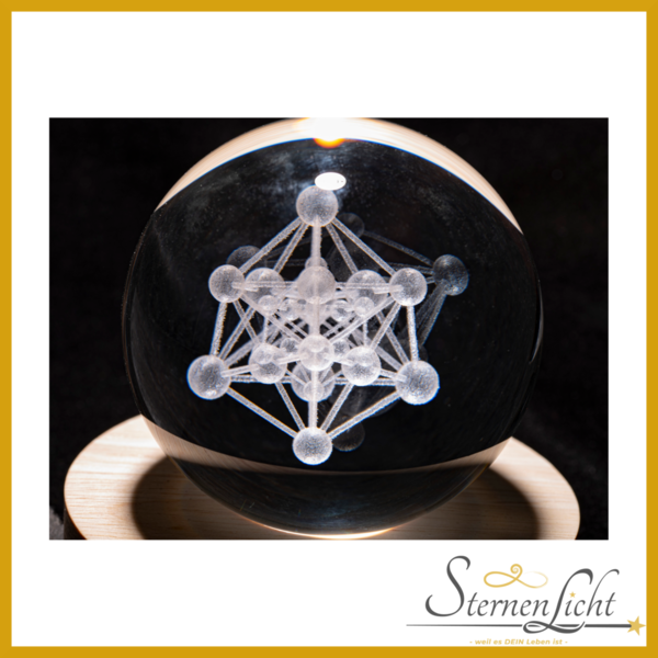 Sphären Kristallkugel Metatron Ø 8 cm inkl. Holzsockel & LED-Beleuchtung